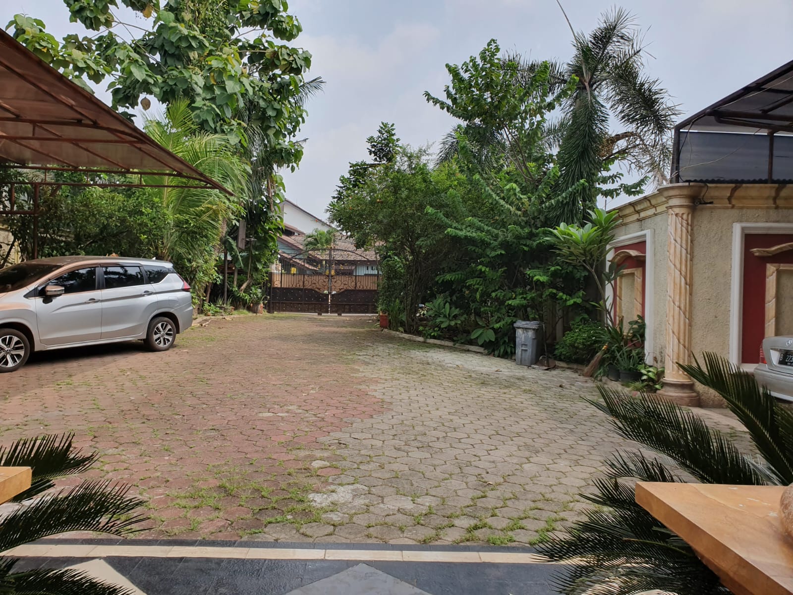 Disewakan Rumah di Katalya Jakarta Barat